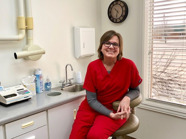 Hi I am Linda. I have been a dental assistant since I was 15 years old. I have worked for Dr Callahan since 2001. I am Married, have one son, a beautiful daughter in law, and two grand babies that I adore. 